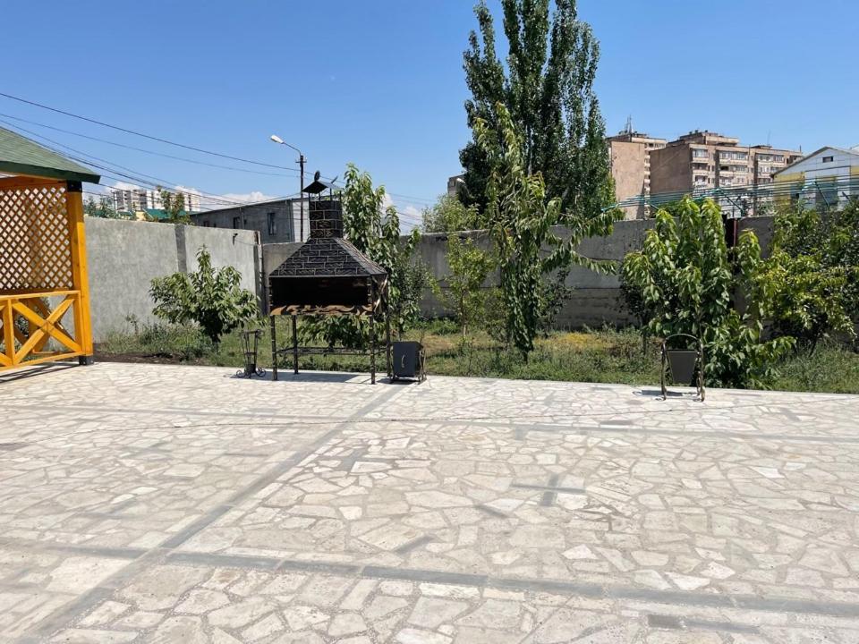 Gs Premium Hotel Ереван Екстериор снимка